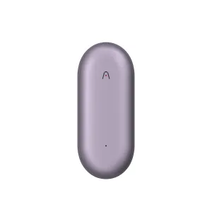 Enregistreur vocal compact PLAUD NotePin Sunset Purple avec transcription automatique sur fond noir