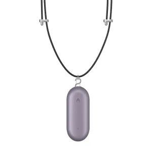 Enregistreur vocal IA à porter PLAUD NotePin en violet coucher de soleil sur un cordon de collier avec clip