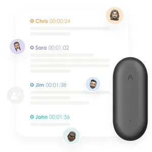 Enregistreur vocal IA portable PLAUD NotePin en gris cosmique, présenté à côté d’un visuel de conversation de type transcription.