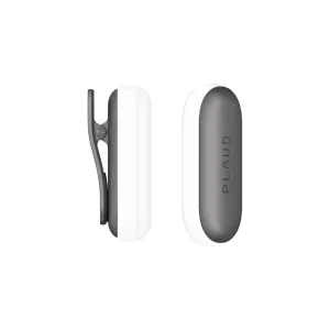 Accessoire clip et broche magnétique pour PLAUD NotePin en gris cosmique, présenté sous deux angles pour une fixation mains libres
